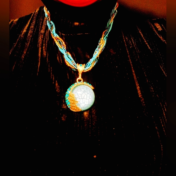 Fashion Accessories Necklace 😍 💙🎊 - Picture 3 of 6